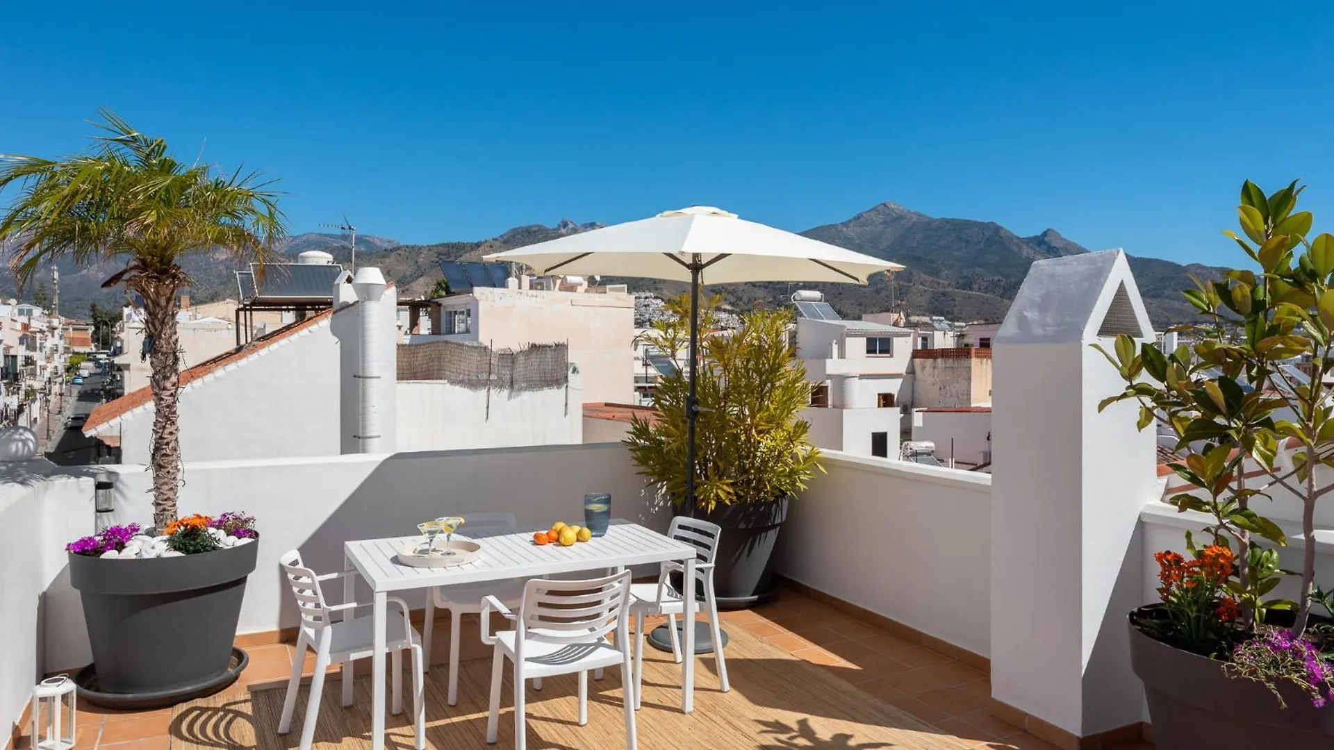 Casco Antiguo Terraza Y Vistas Al Mar Playa A Pie 1B Apartment Nerja