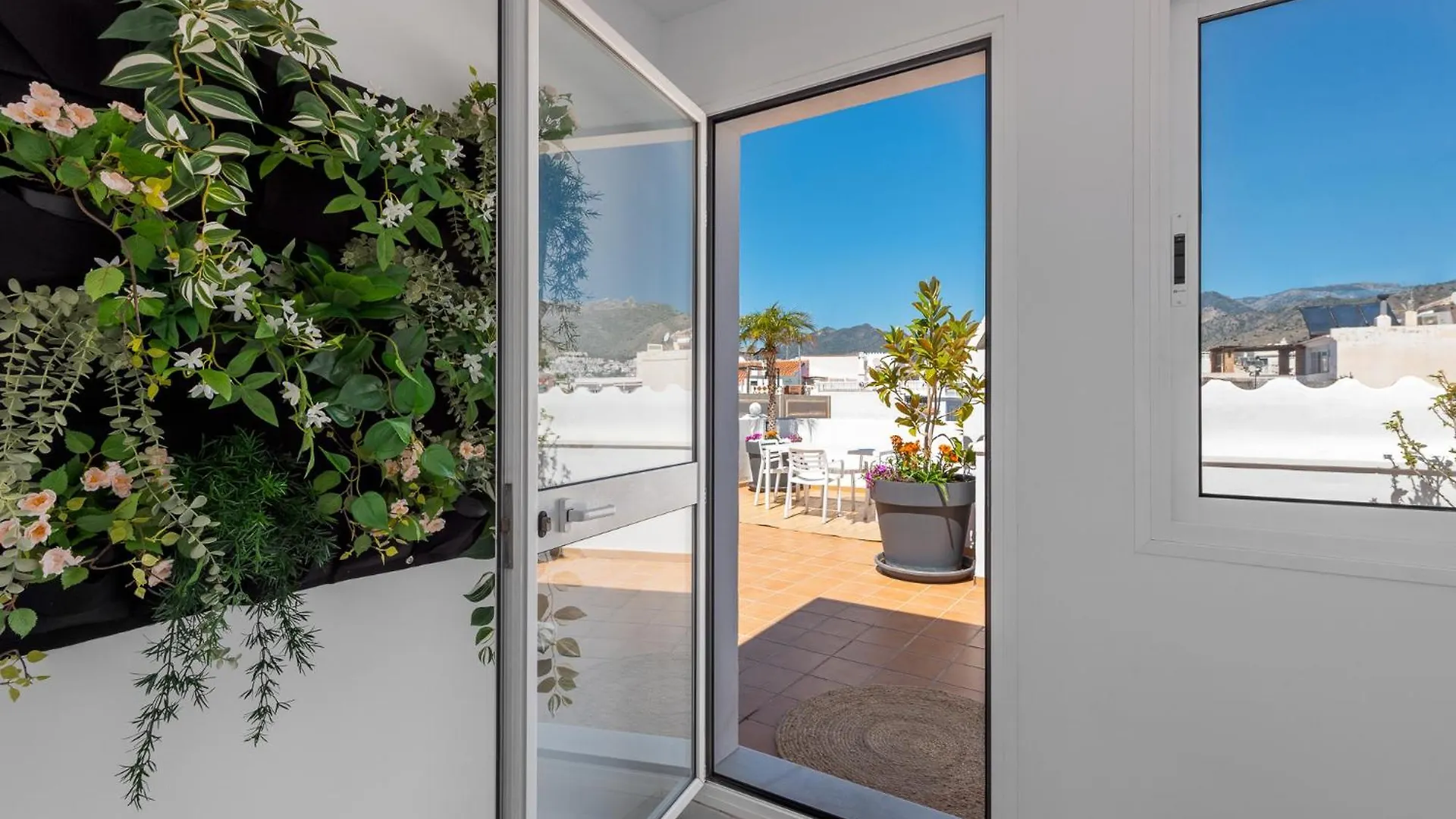 Casco Antiguo Terraza Y Vistas Al Mar Playa A Pie 1B Apartment Nerja
